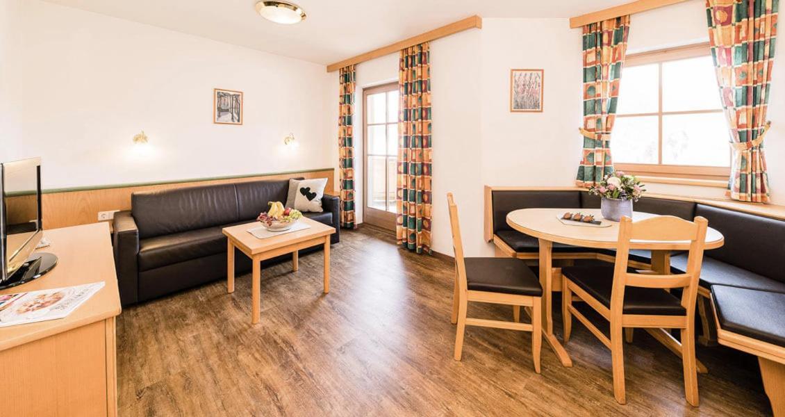 Feriengut Hasenau Aparthotel Saalbach-Hinterglemm Exteriör bild