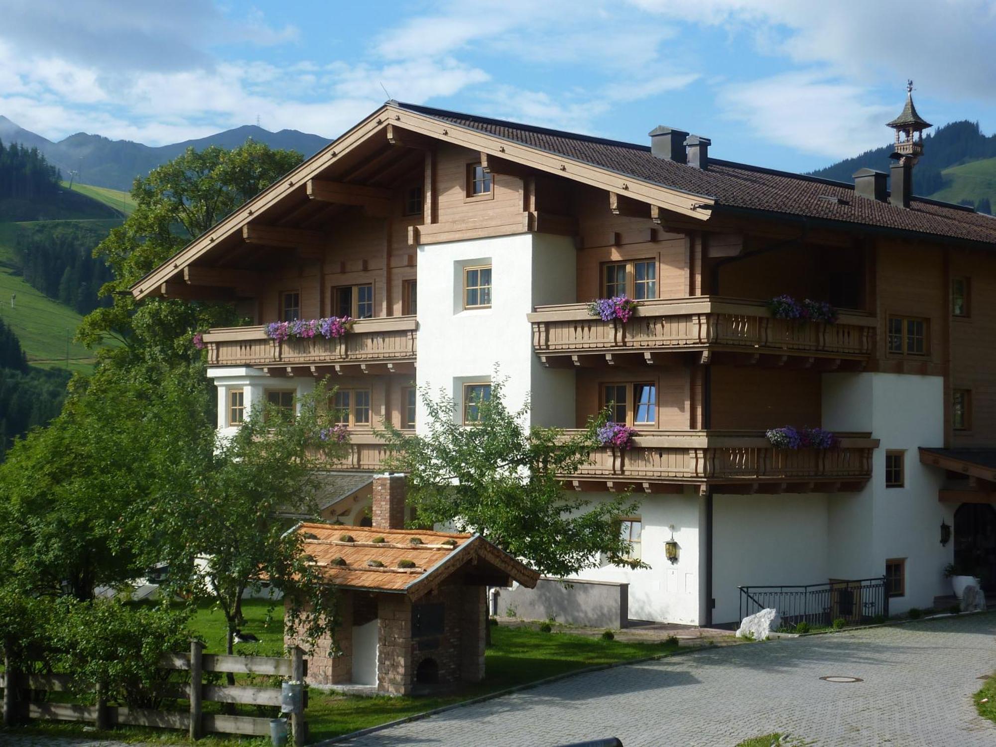Feriengut Hasenau Aparthotel Saalbach-Hinterglemm Exteriör bild